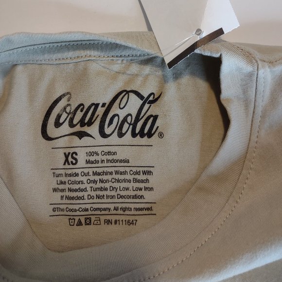 Juniors' Coca-Cola Classic Tee NWT XS - Picture 6 of 7